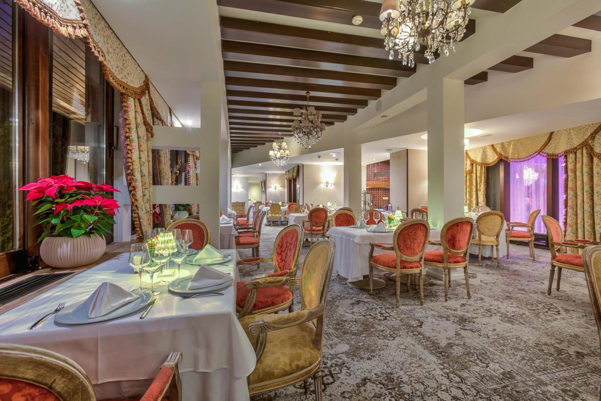 Alpin Aparthotel 2302 Poiana Brașov Zewnętrze zdjęcie