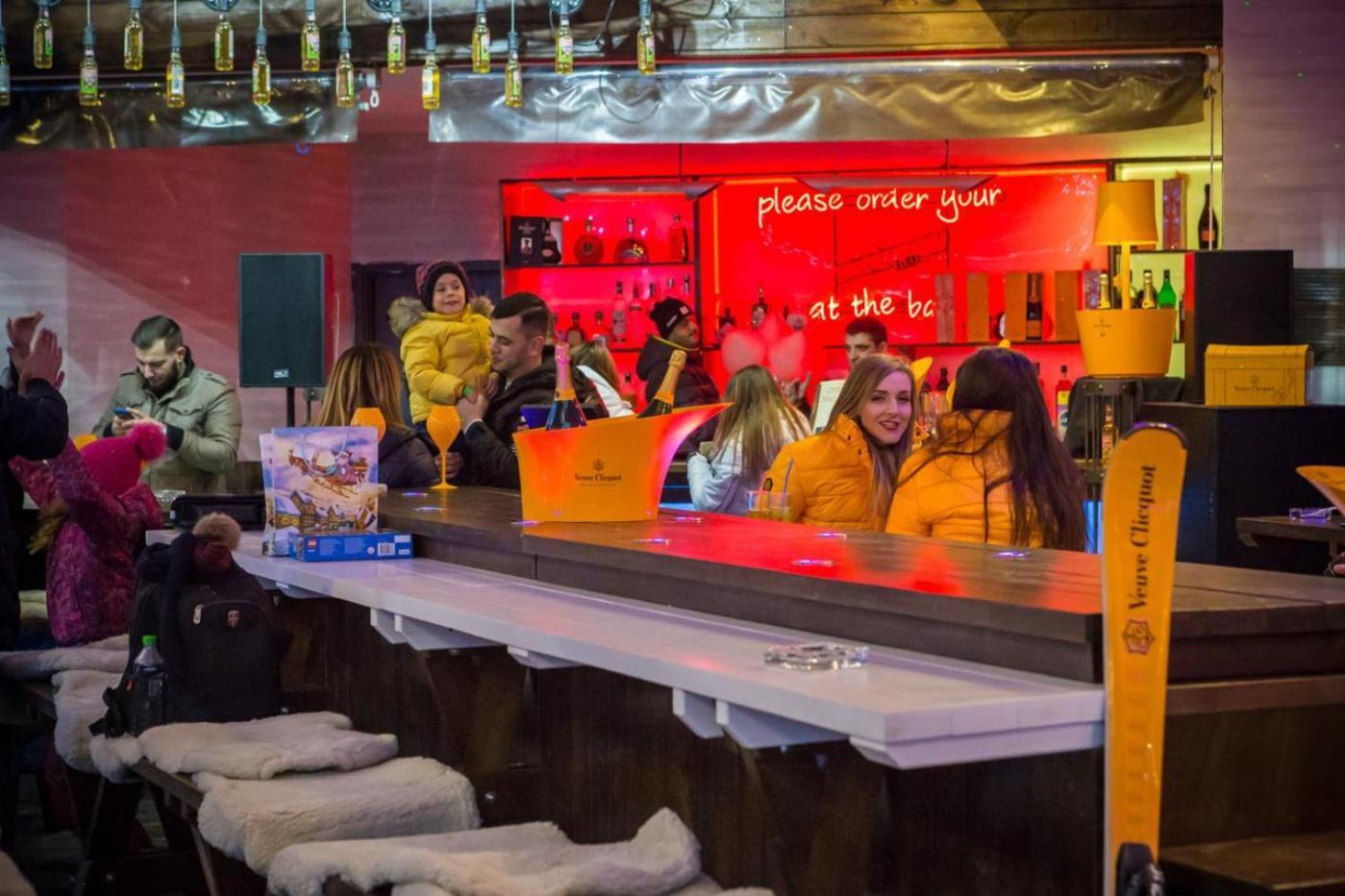Alpin Aparthotel 2302 Poiana Brașov Zewnętrze zdjęcie