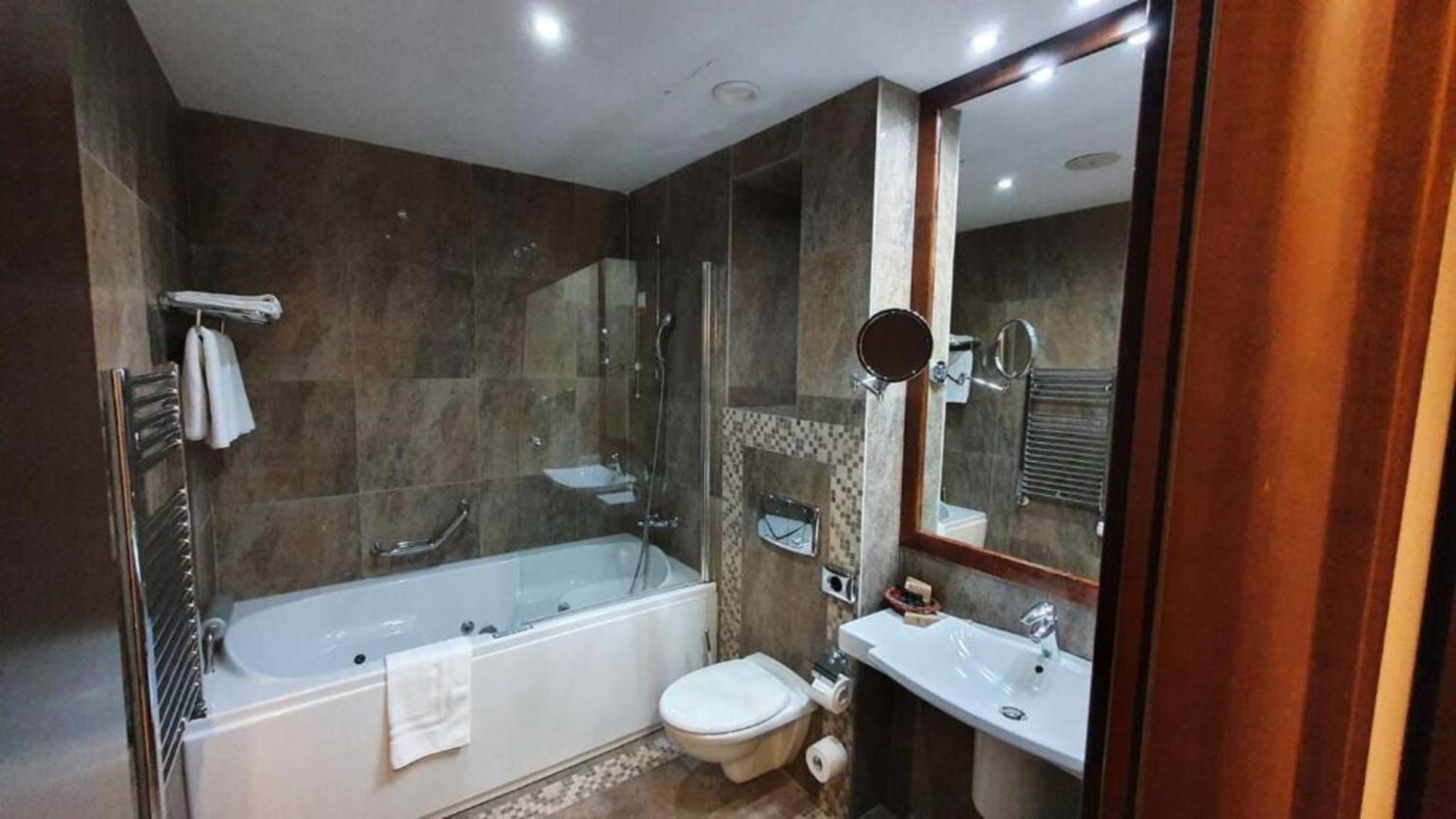 Alpin Aparthotel 2302 Poiana Brașov Zewnętrze zdjęcie